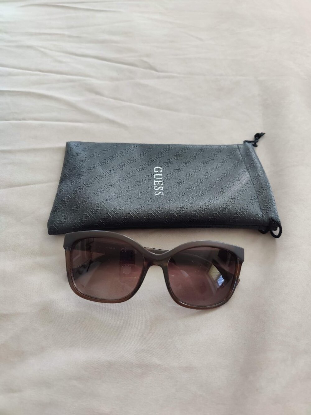 Guess Brown Oversized Cat Eye Sunglasses With Logo Pouch